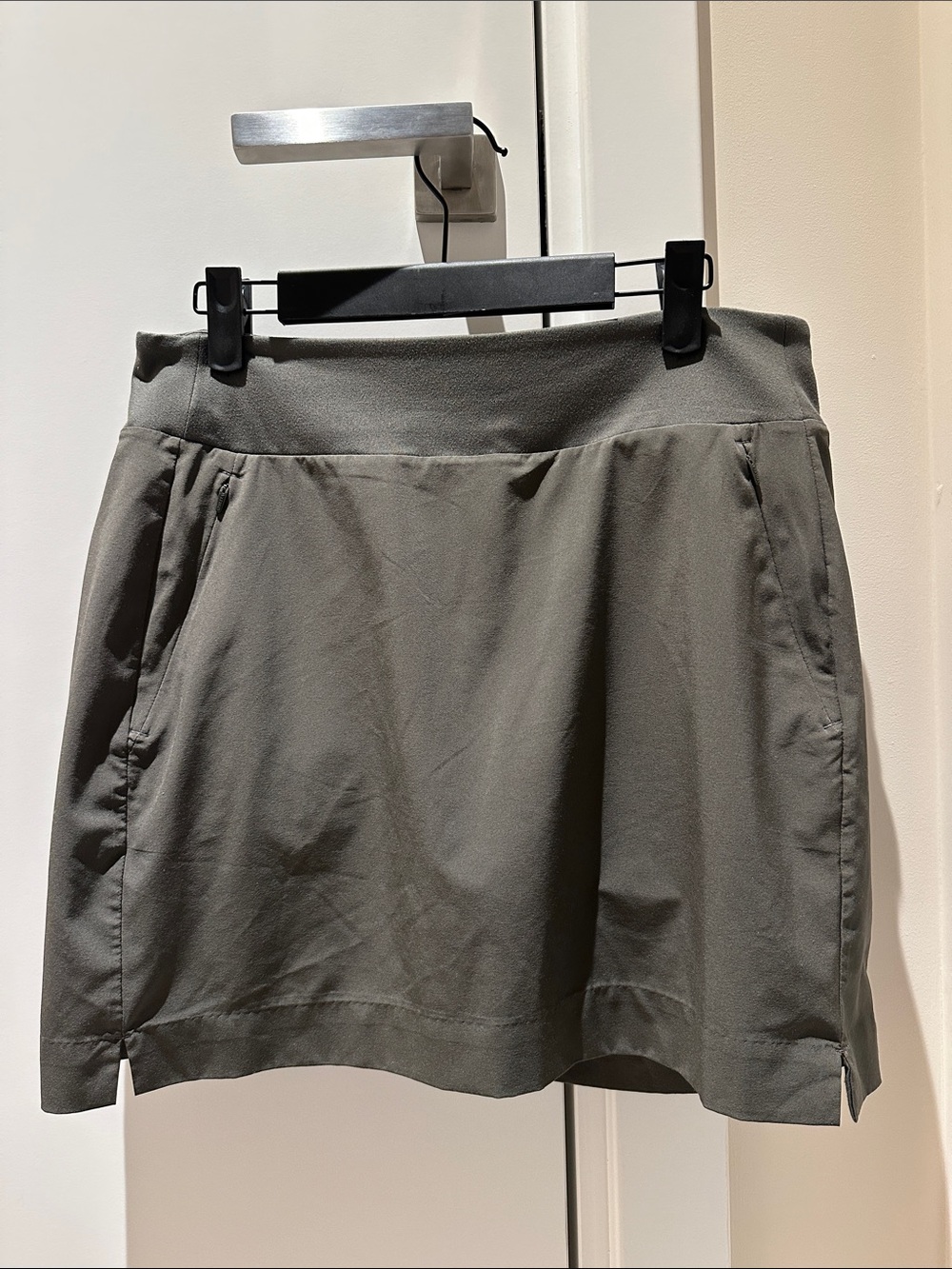 Athleta SoHo Skort in Olive Green